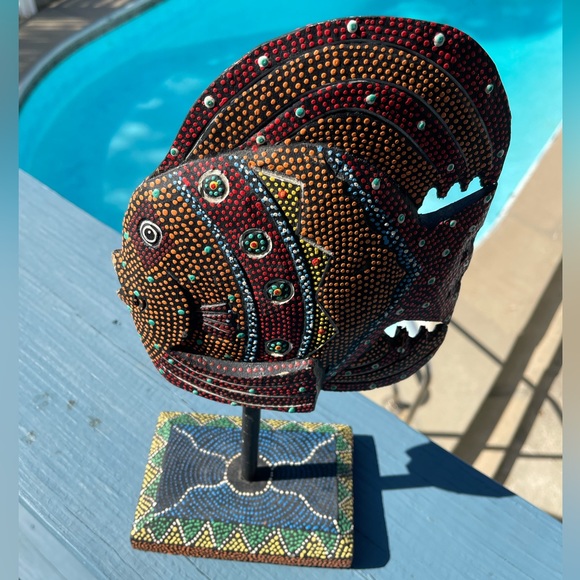 Angel Fish Statue FABULOUSLY colorful Rainbow Dot - Picture 9 of 12